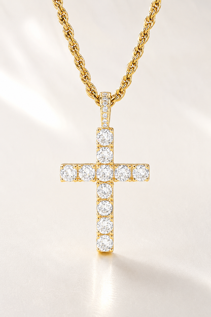 Elegante collar clásico con cruz de oro