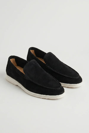 Elegantes mocasines de ante